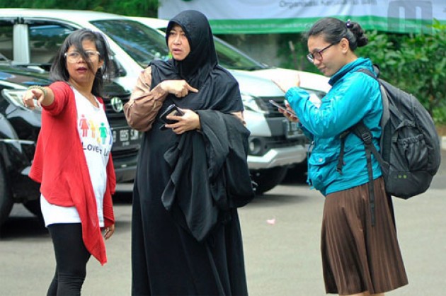 Terungkap! Pembesar Syiah Rafidhah Emilia Renita Dukung Aktivitas LGBT