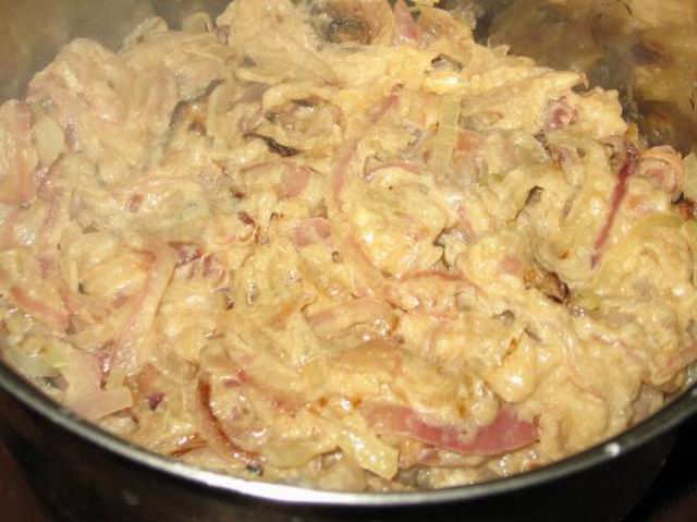 Луковый клопс. Луковый клопс из говядины. Луковый клопс из свинины. Луковый клопс фото. Луковые клопсы.