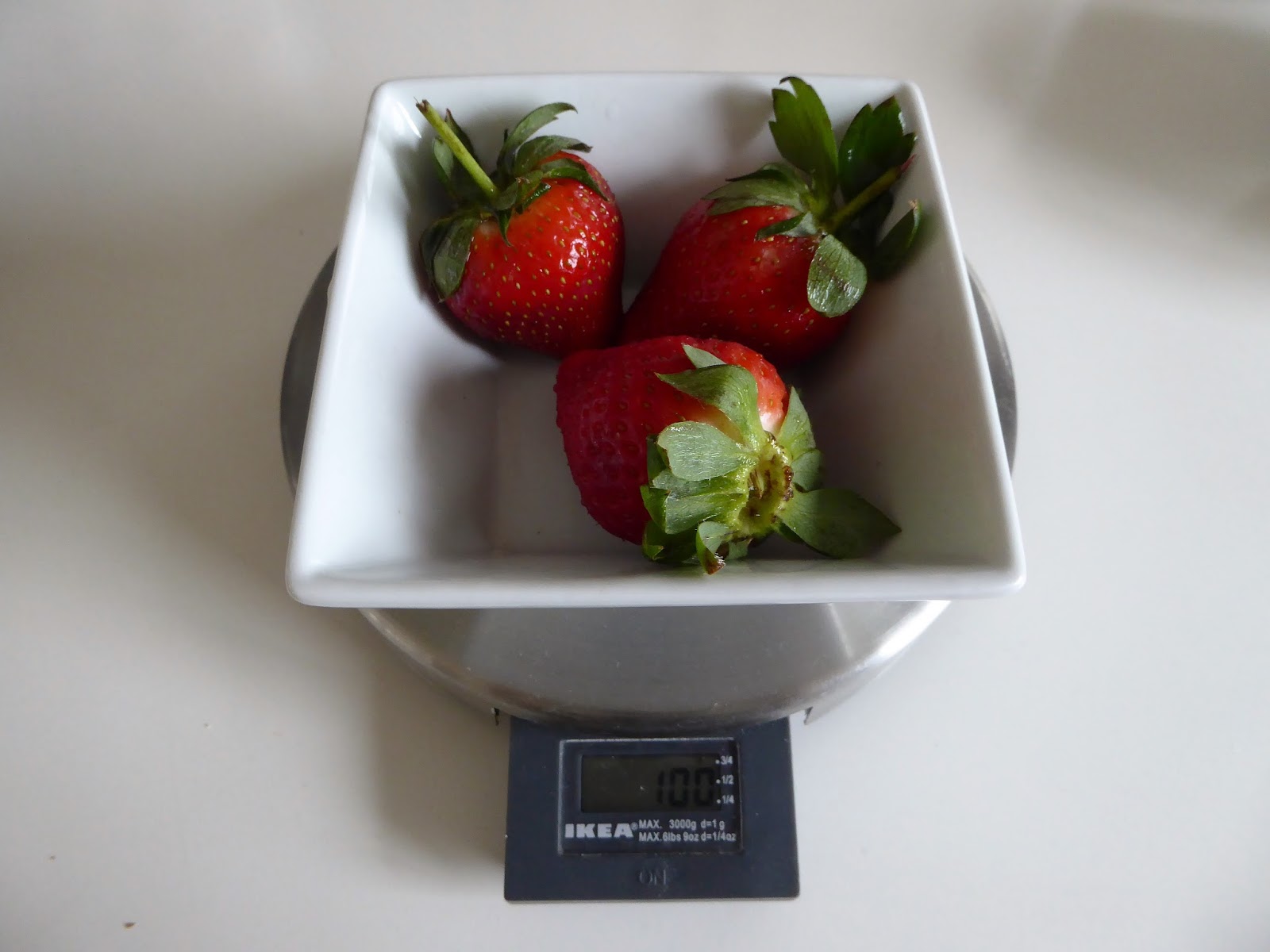 Family FECS Vitamin C Just 3 Strawberries (100g) A Day