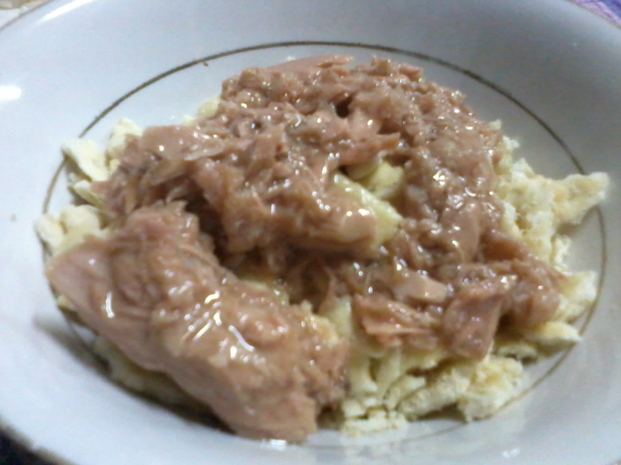 Skyflakes with Tuna celebraTINg exisTENce