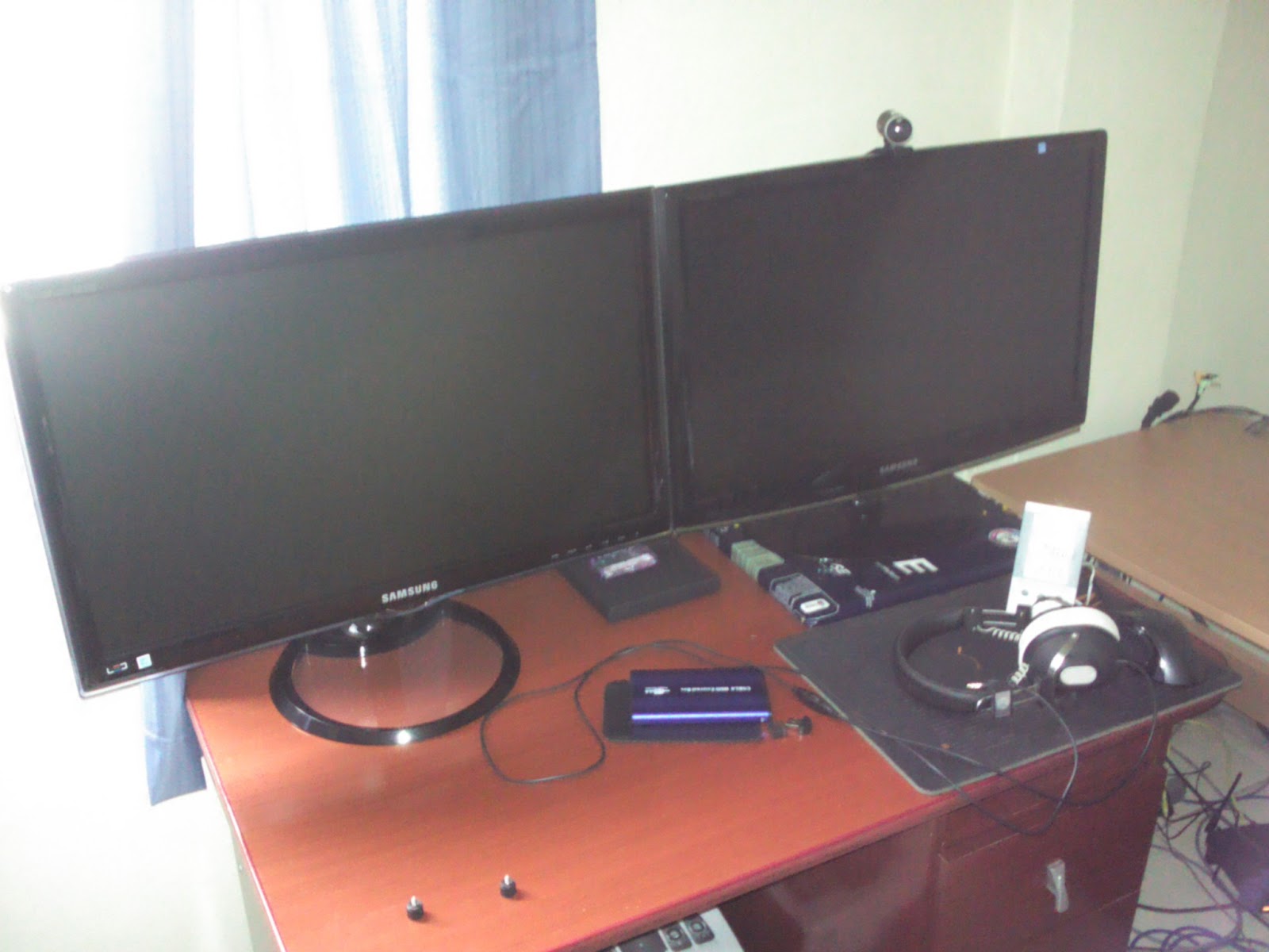 ho do i make my center monitor the main one ho do i make my center monitor the main one
