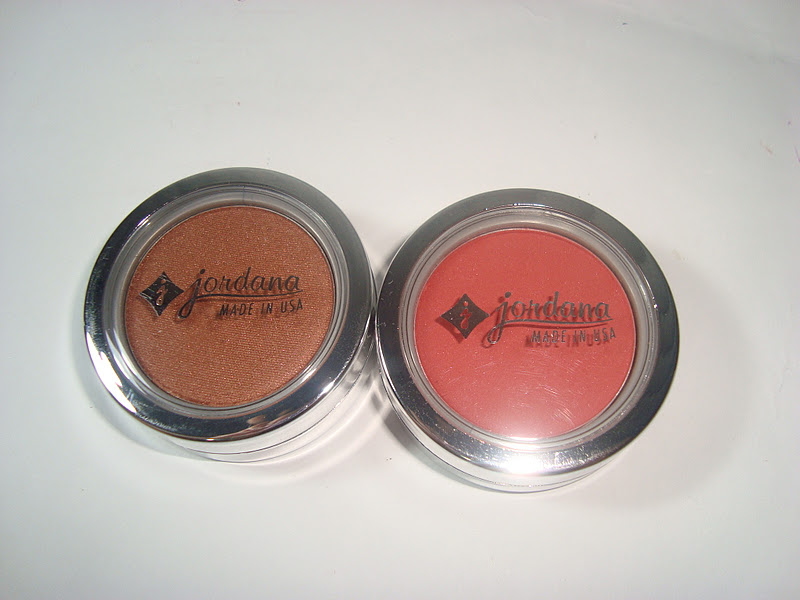 Bisou Bisou Testei Jordana Powder Blush Cor bronzer e redwood