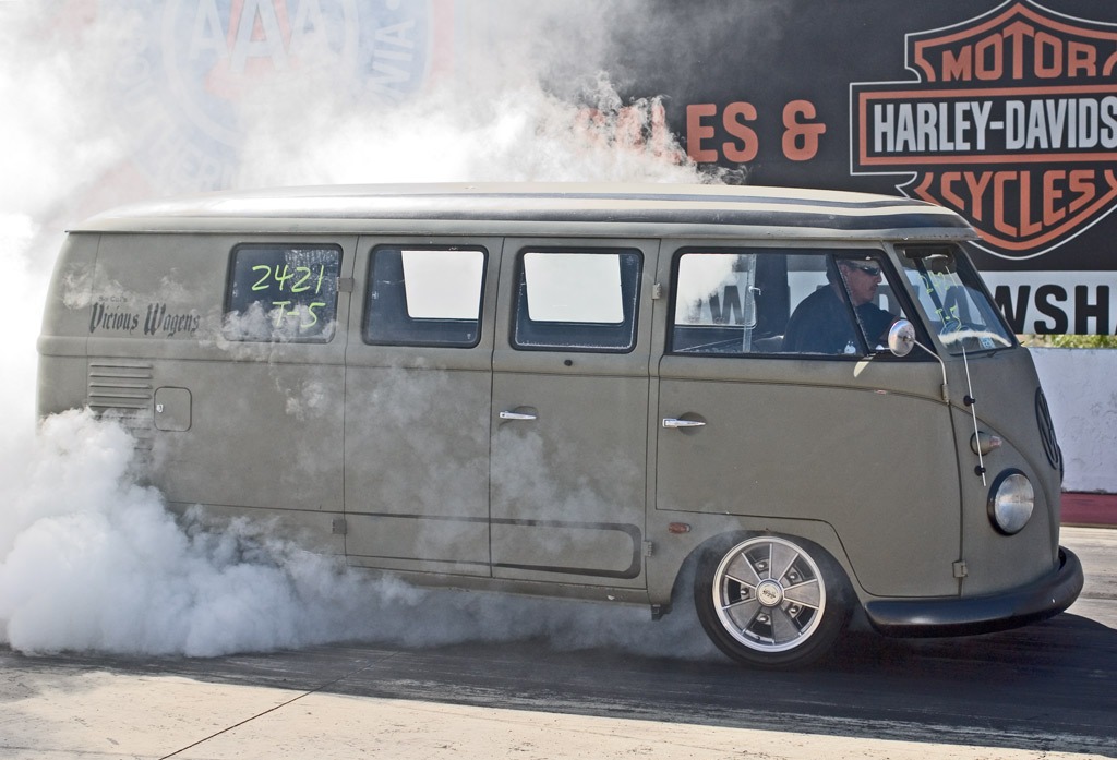 hw vw drag bus