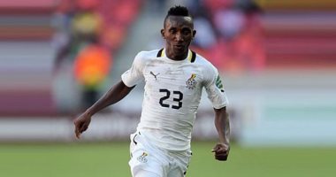 لاعب غانا يبصق على وجه هيكتور كوبر المدير الفني للمنتخب المصري بمباراة مصر وغانا لاعب غانا يبصق على وجه هيكتور كوبر المدير الفني للمنتخب المصري بمباراة مصر وغانا