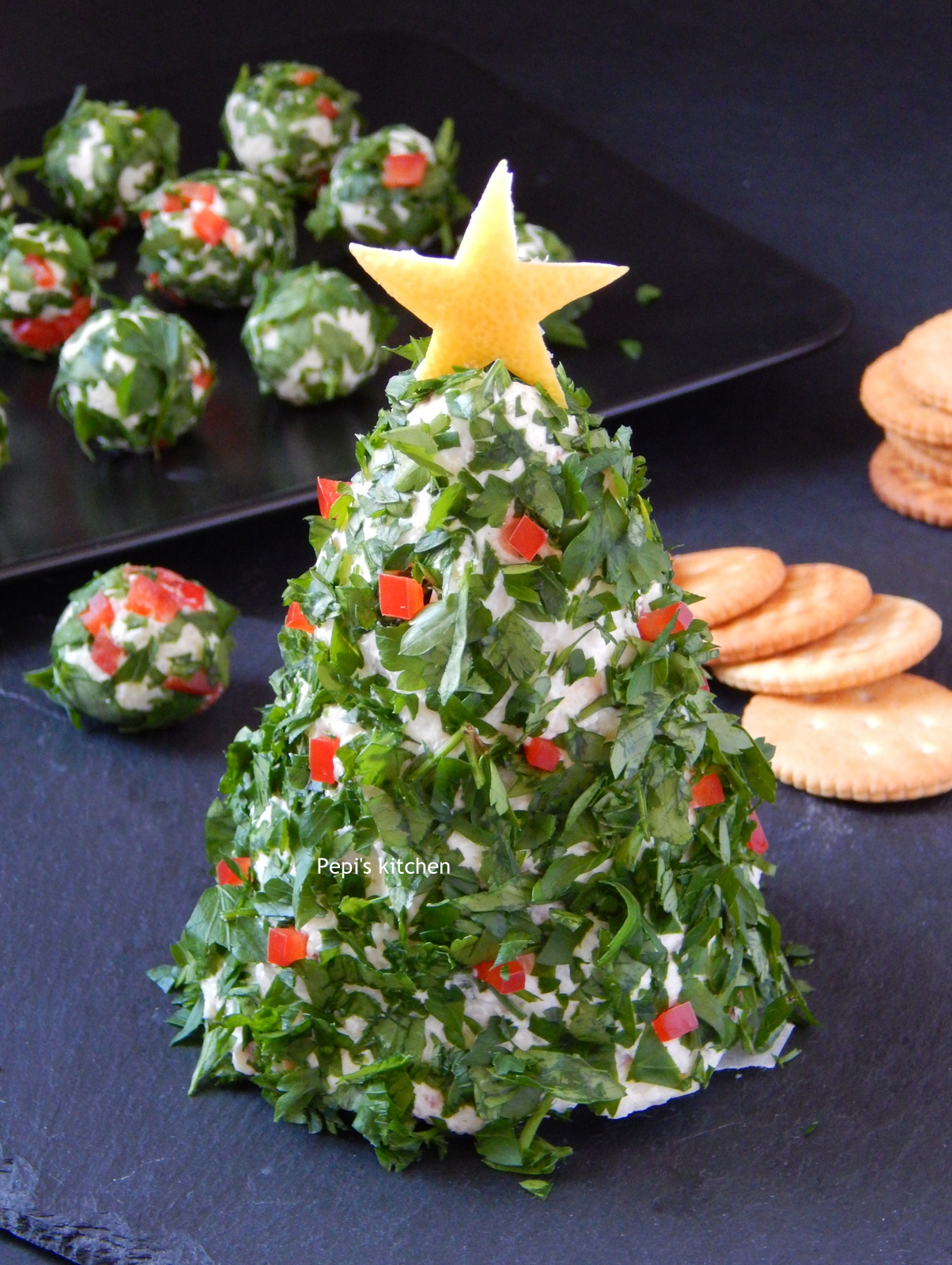 pepi-s-kitchen-in-english-christmas-tree-cheese-ball