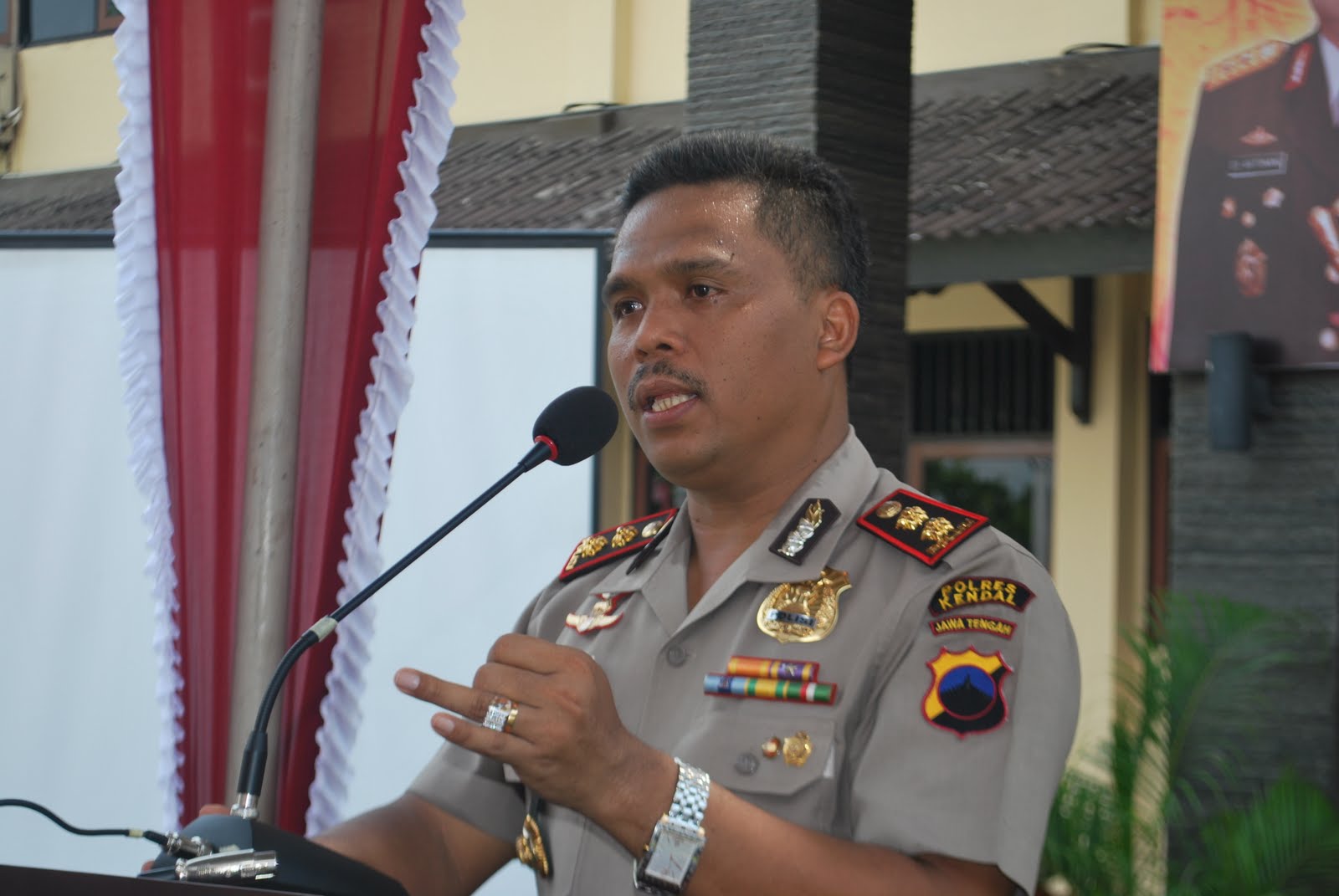 rYo CrazY JouRnalisT !!! AKBP Drs Agus Suryo Nugroho SH. M. Hum