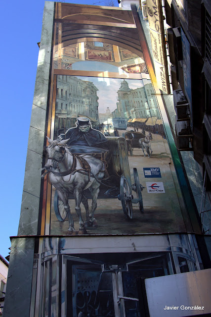 Trampantojo. Mural. Calle de la Montera. Alberto Pirrongelli