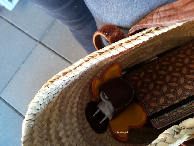 como-hacer-porta-cargador-fieltro