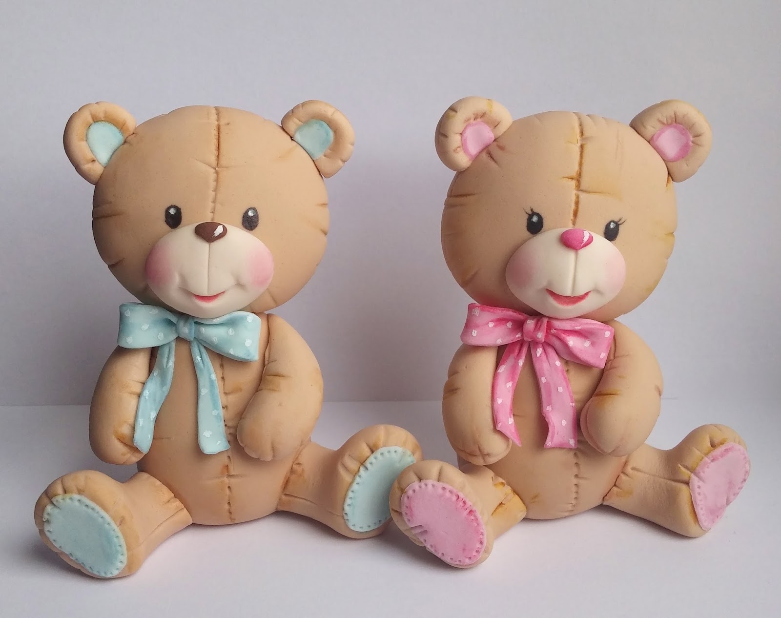 Studio "FONDANT DESIGN ANA" Figurice za torte (fondant figures) TEDDY BEARS (MEDE) Original