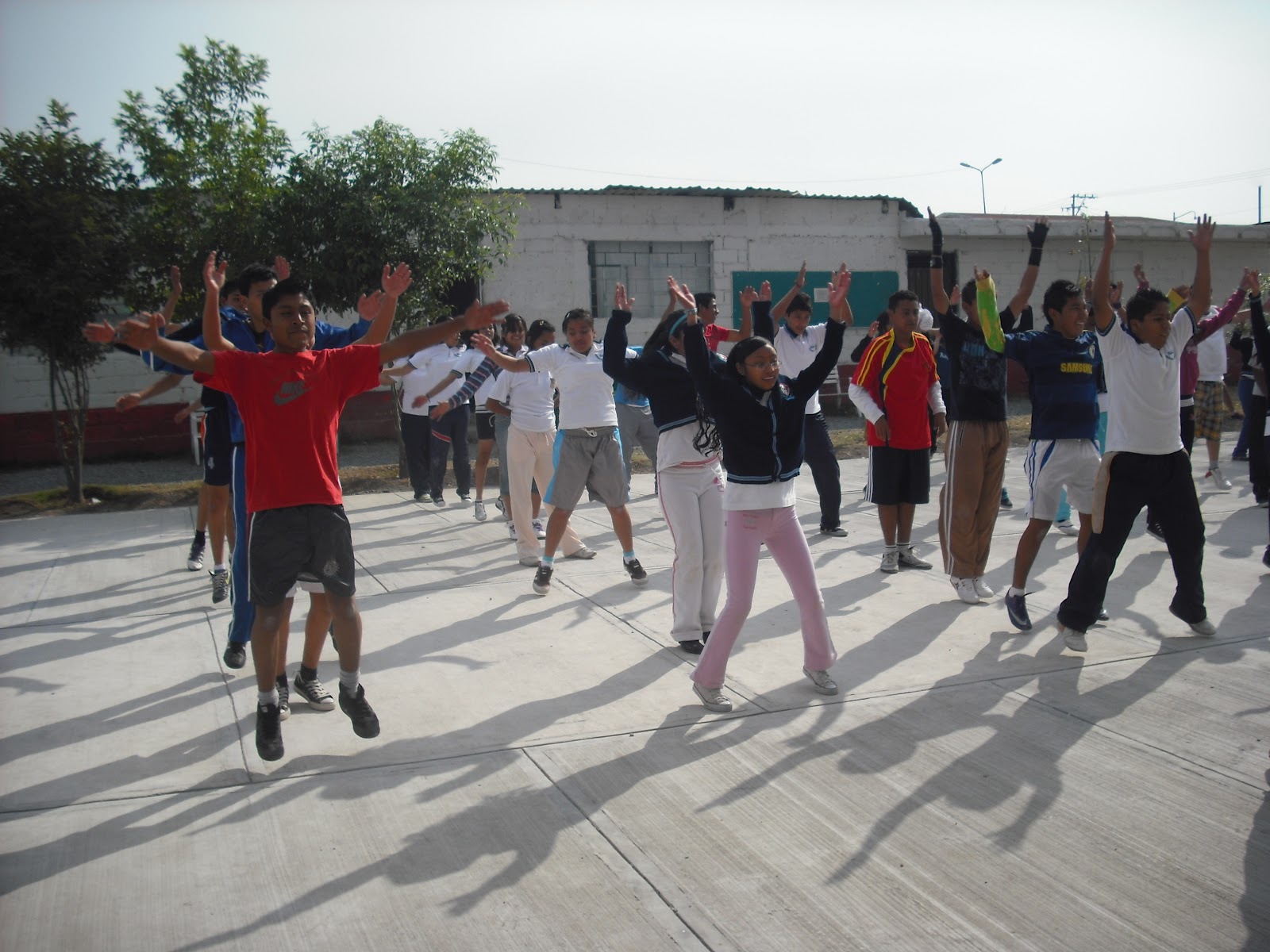 COMUNIDAD EDUCATIVA JIMÉNEZ DE LAS CUEVAS: abril 2012