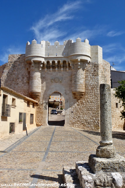 Puerta de Sta. María, Hita.