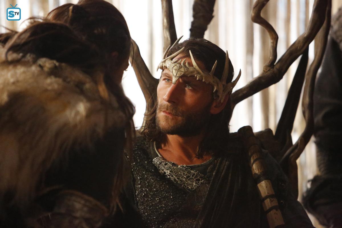 4x02heavyliesthecrown