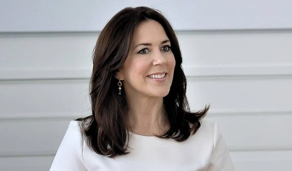 Crown Princess Mary of Denmark presented to the receivers "The Crown Princess Mary Scholarship" of 2016 