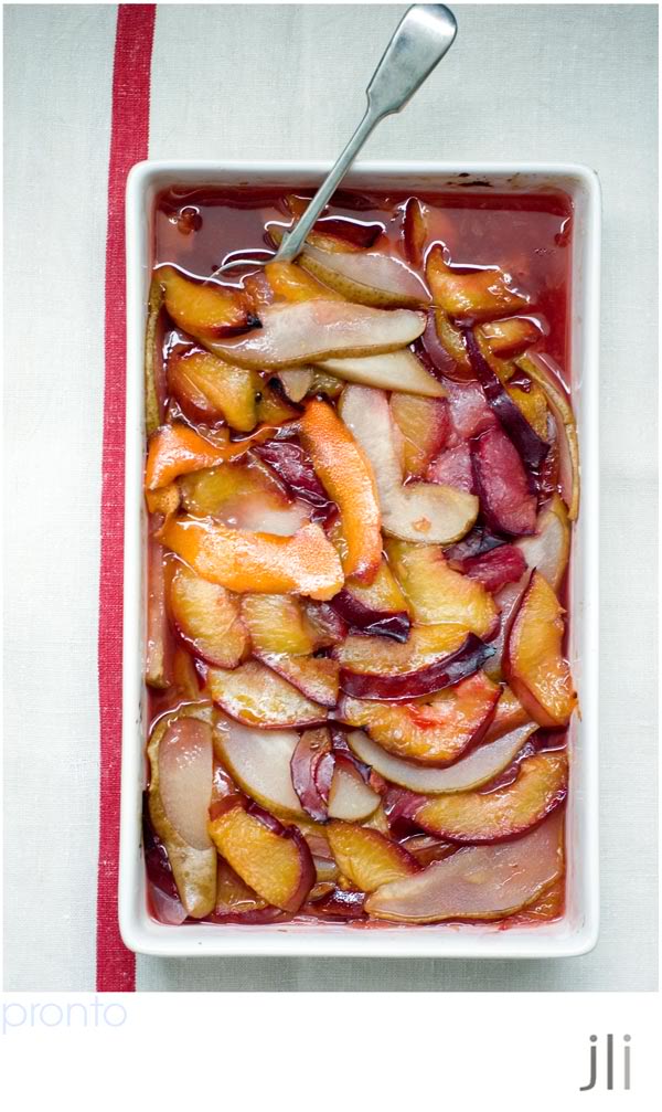 bircher muesli with oven roasted pear and plum / DELICIOUS BITES