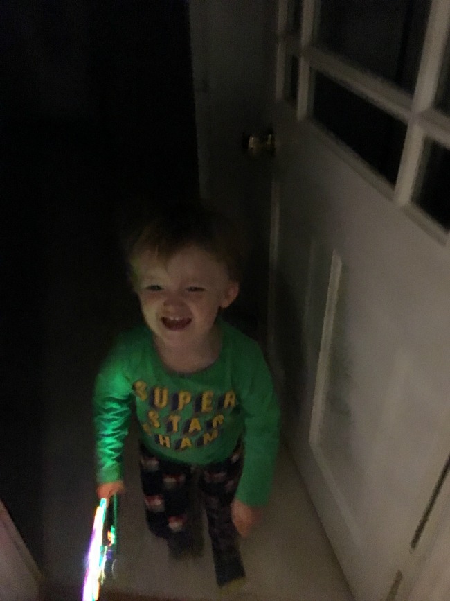 5-minute-games-for-toddlers-hide-and-seek-with-lights-toddler-laughing-with-lights