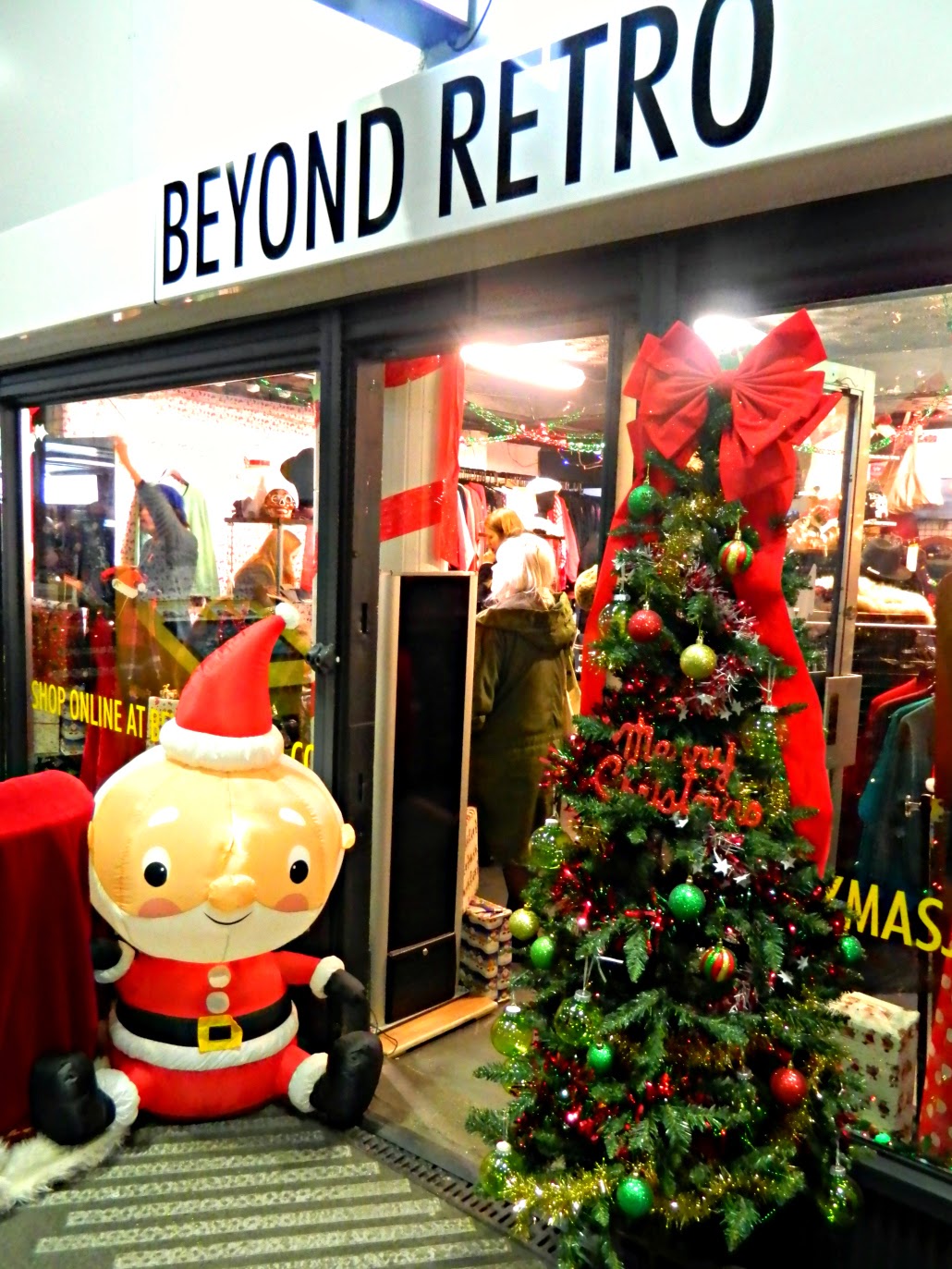 Captain Charley: Beyond Retro's Christmas Jumper Pop-Up Shop!