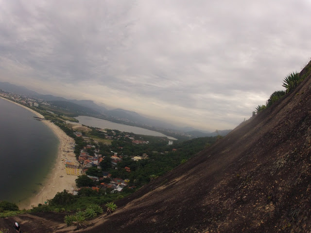 Escalada na via Leia Diniz, Morro das Andorinhas