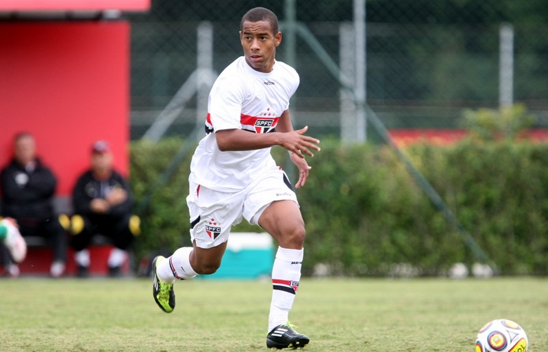 FCO BASE SPFC Ademilson o novo camisa 9 TRICOLOR