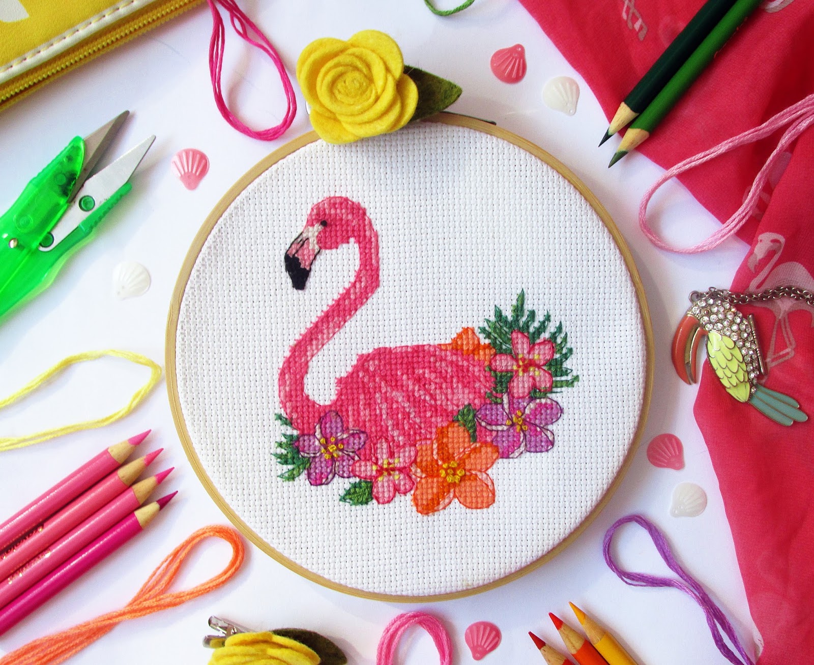 hobbycraft-flamingo-cross-stitch-hoop-kit-polka-spots-and-freckle-dots