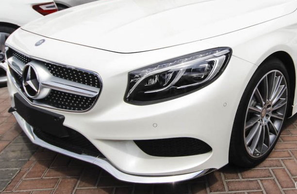 Cụm đèn trước Mercedes S500 4MATIC Coupe Cụm đèn trước Mercedes S500 4MATIC Coupe thiết kế nổi bật với 94 viên Pha lê Swarovski