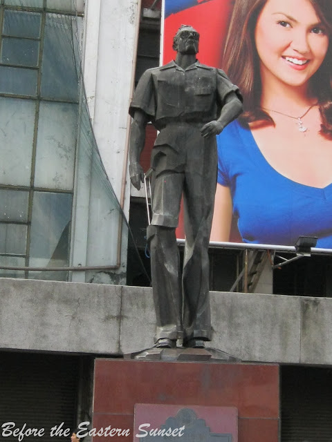 Statue of Arsenio Lacson