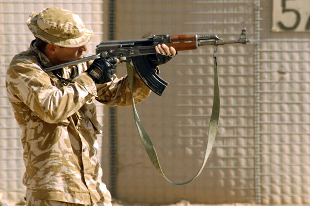 Pasukan Tempur Amerika Serikat Minta Dibuatkan Senjata AK-47