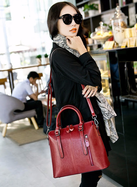 Women's Larger Leather Shoulder Bag