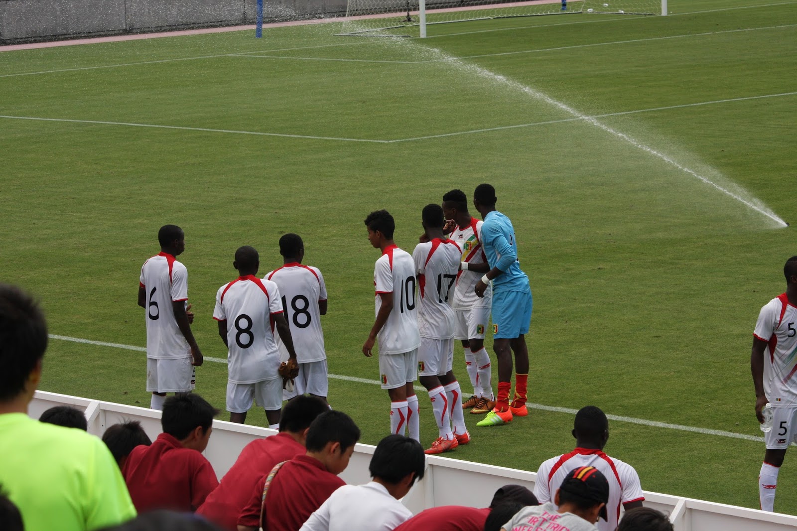 ファミ情熱サッカー家族 ファミーユスポーツクラブ 6 26 日 愉快な男旅 写真で振り返る 久保選手の受け方 受ける場所