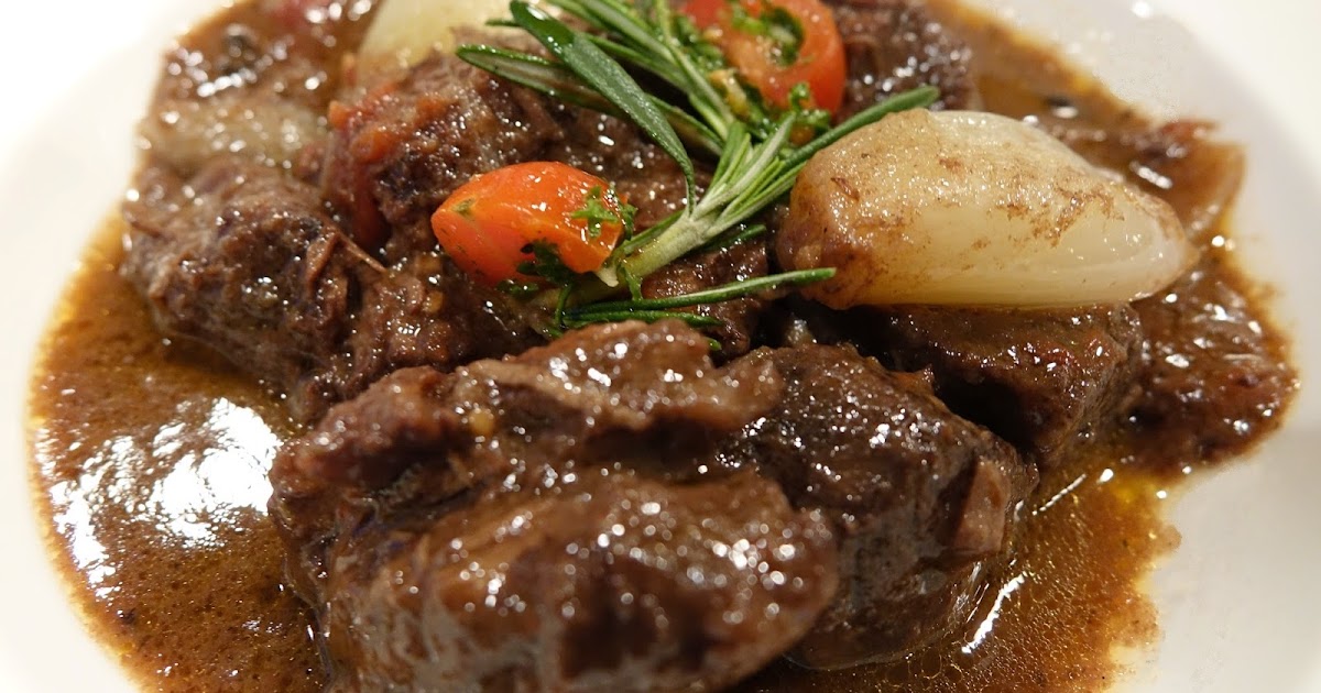 Beef stew in red wine sauce