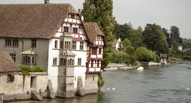 Day trip in Stein am Rhein: Medieval buildings along the Rhine River