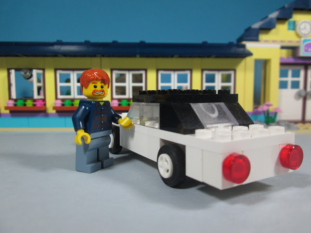 MOC LEGO - carro construído em estilo "old school" a relembrar os modelos dos anos 70-80.