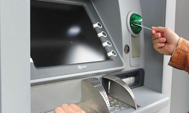 kartu atm tertelan mesin