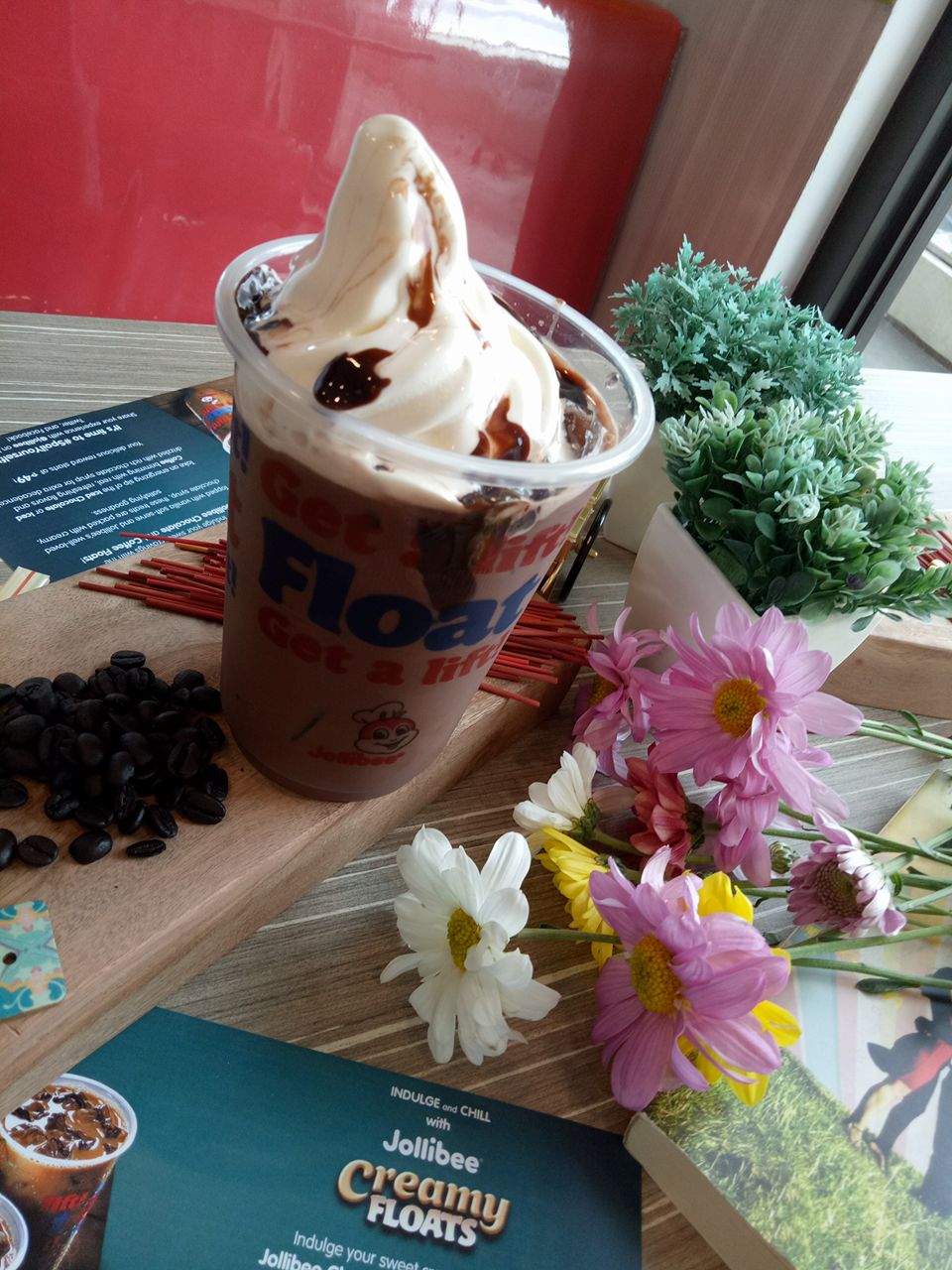 Creamilicious Jollibee Creamy Floats