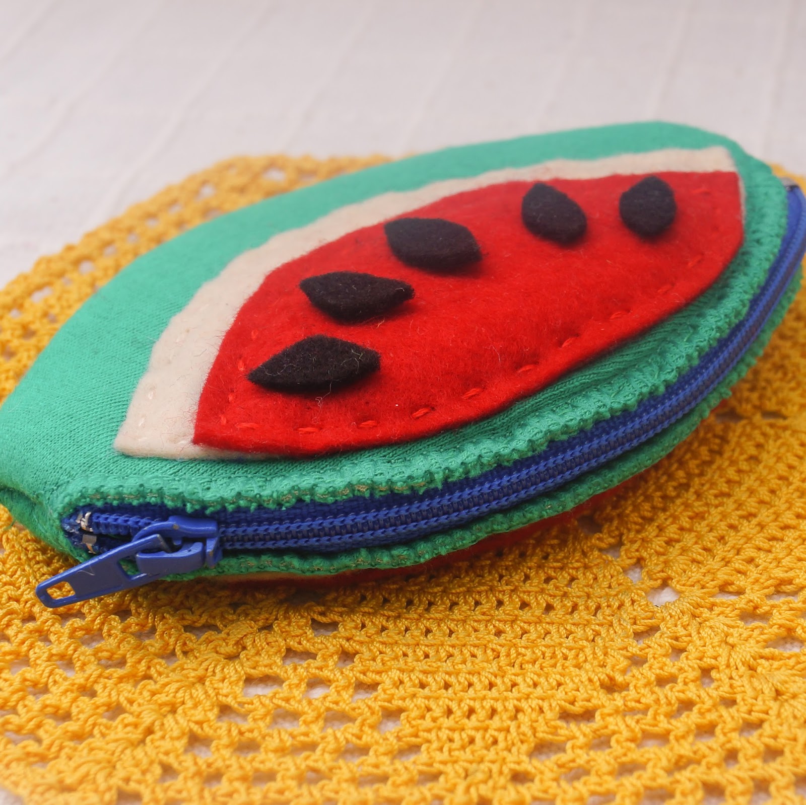 buttons and paint...: ... and a Watermelon Coin Purse