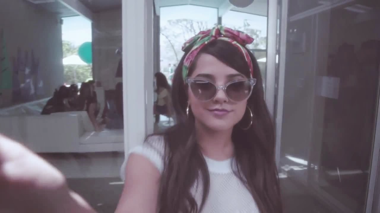 Becky G Shower 1HP