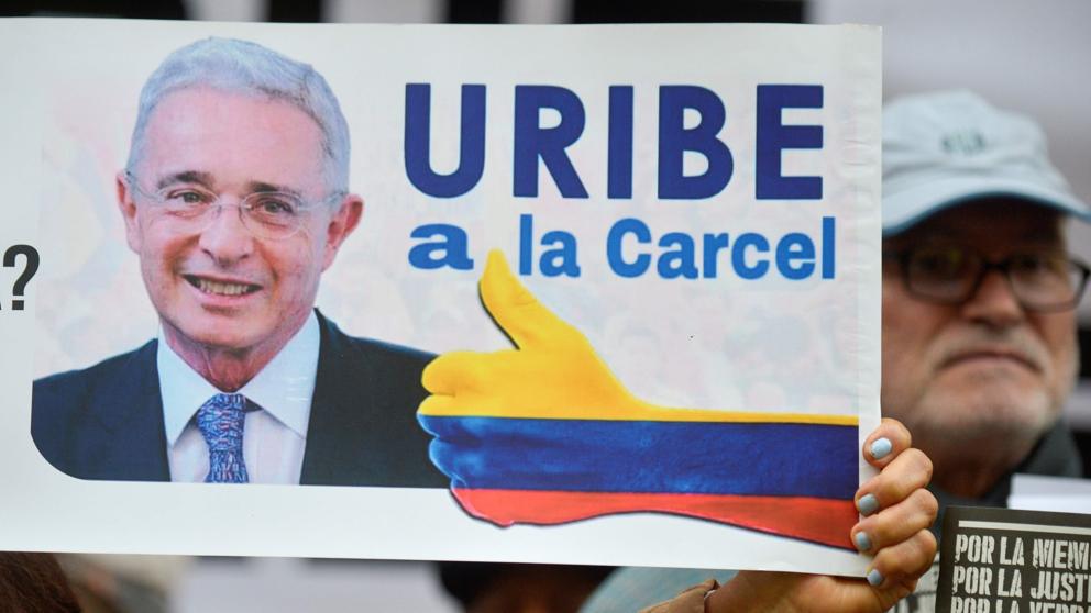 Centro Democrático advierte sobre Uribe en fallo de la Corte, Álvaro Uribe Vélez, le llevaría a ser detenido Centro Democrático advierte sobre Uribe en fallo de la Corte, Álvaro Uribe Vélez, le llevaría a ser detenido