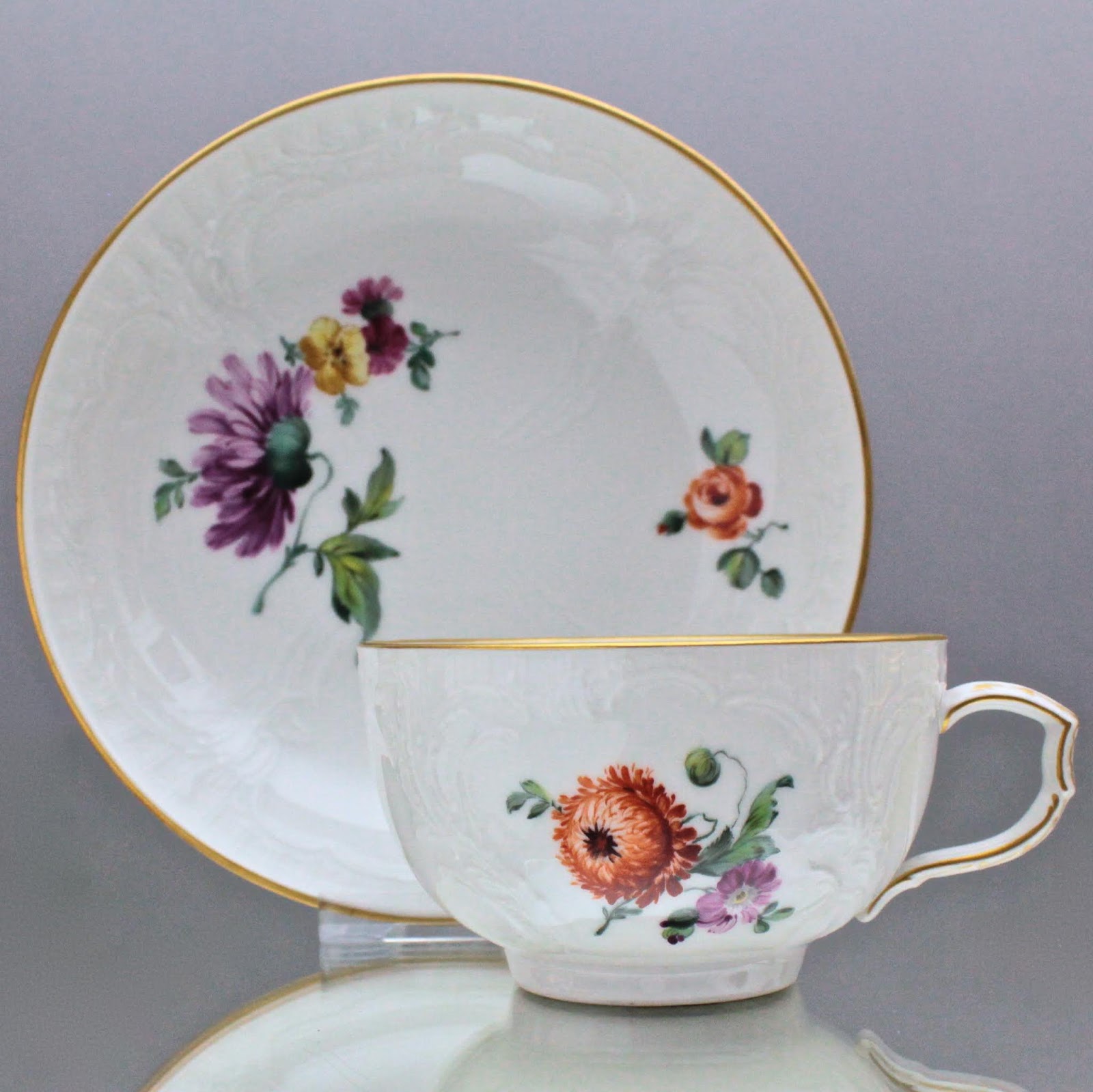 Monde D'Antiquité Définition de porcelaine