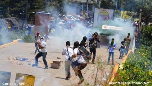 Manifestantes de jóvenes en Honduras 