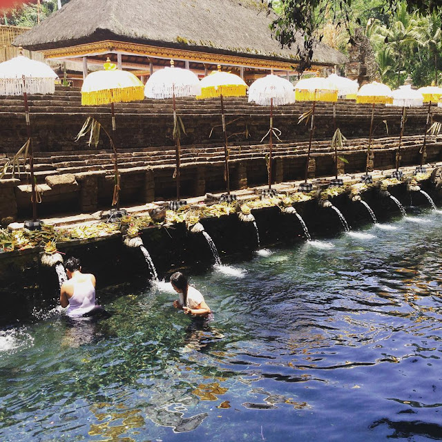 foto pura tirta empul tampak siring