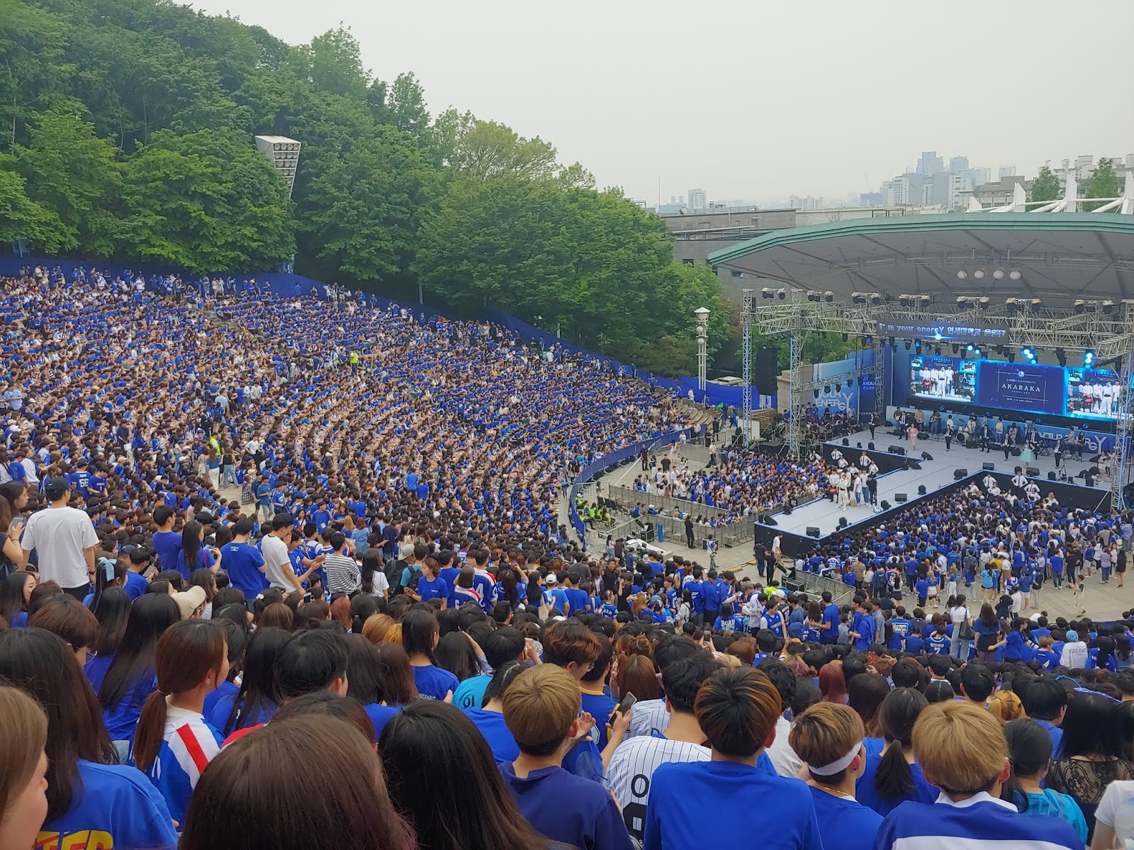 Reporting Live from Seoul, South Korea Akarakaaaaa!