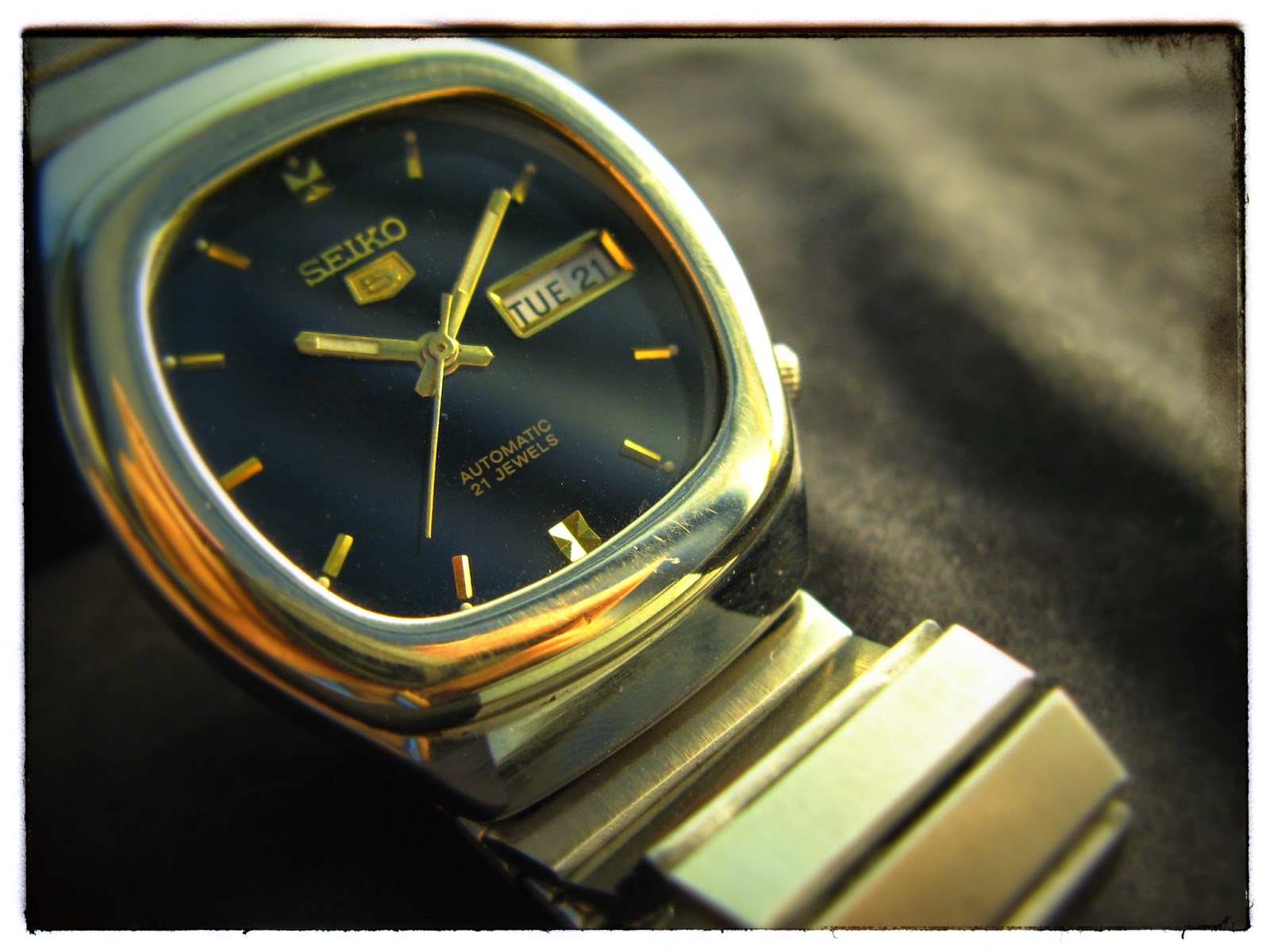 seiko nautilus gold