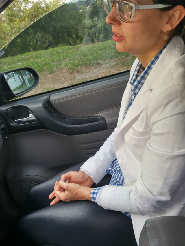 Legging de couro e blazer branco Legging de couro e blazer branco