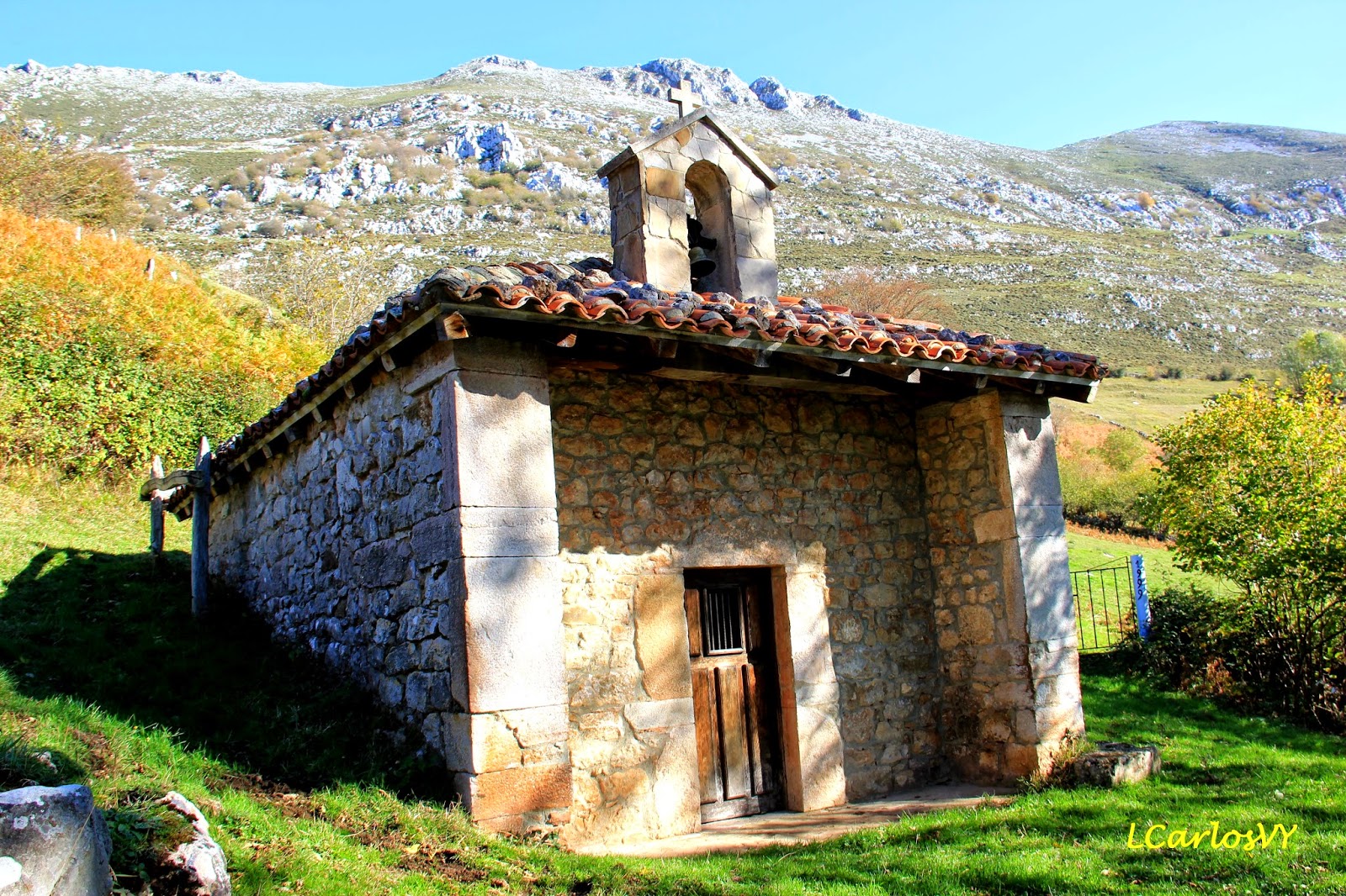 Escarbando por los Rincones de Asturias: El texu de Bermiego