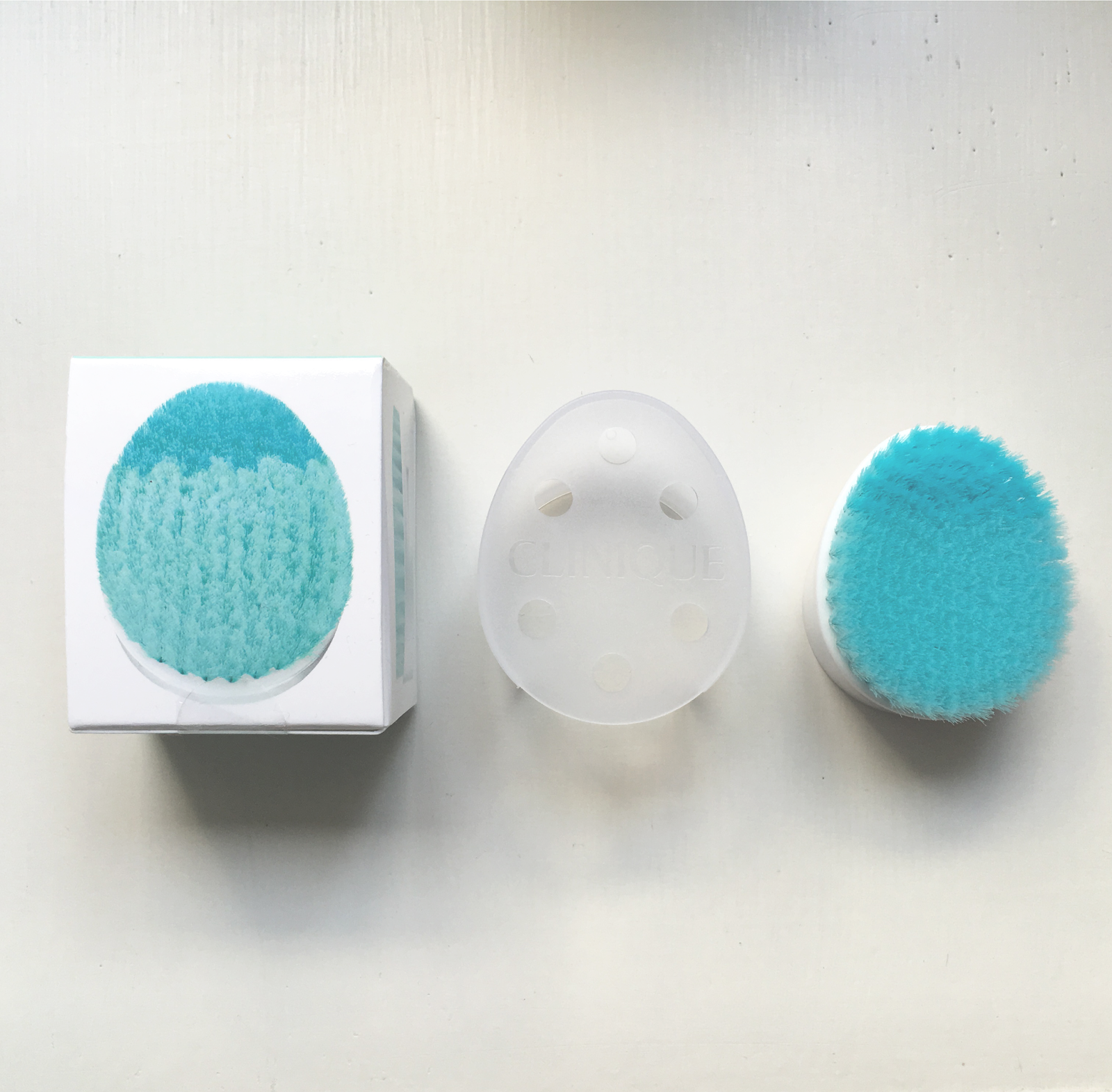 Clinique | Sonic System Cleansing Brush - Chloè Mariè