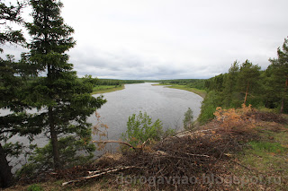 Вид на Цильму выше деревни Нонбург. Река Цильма - левый приток Печоры. Ненецкий автономный округ. Природа НАО.
