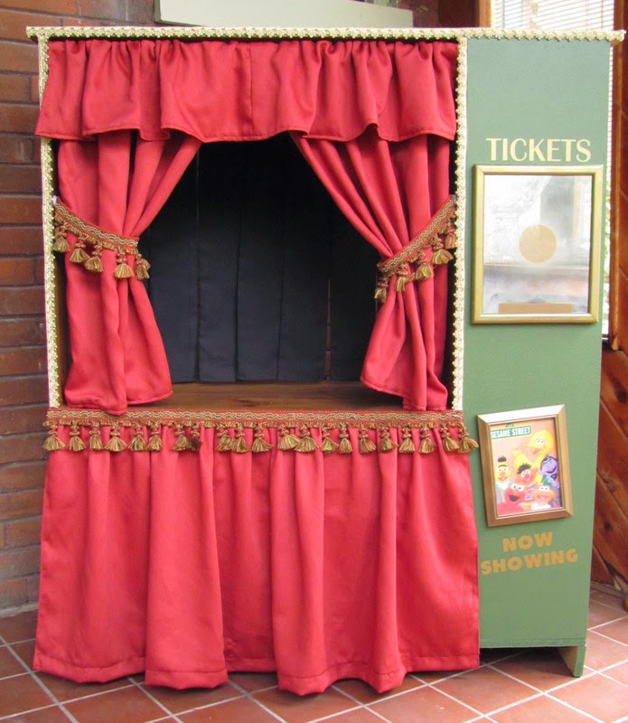 CreativaCale Puppet theatre