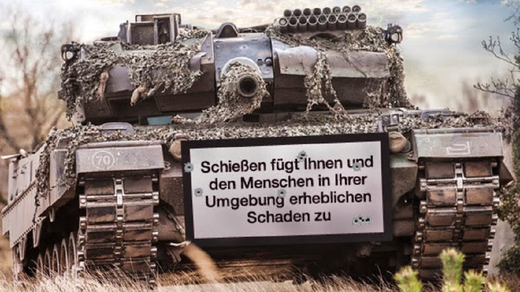 [Obrazek: Panzer%252BWarnhinweis%252B2.jpg]