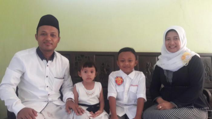 Heboh! Viral di Medsos, Niat Makan Ikan Bakar di Pantai Jepara, Wanita Ini 'Ditodong' Bayar Rp2,3 juta! Heboh! Viral di Medsos, Niat Makan Ikan Bakar di Pantai Jepara, Wanita Ini 'Ditodong' Bayar Rp2,3 juta!