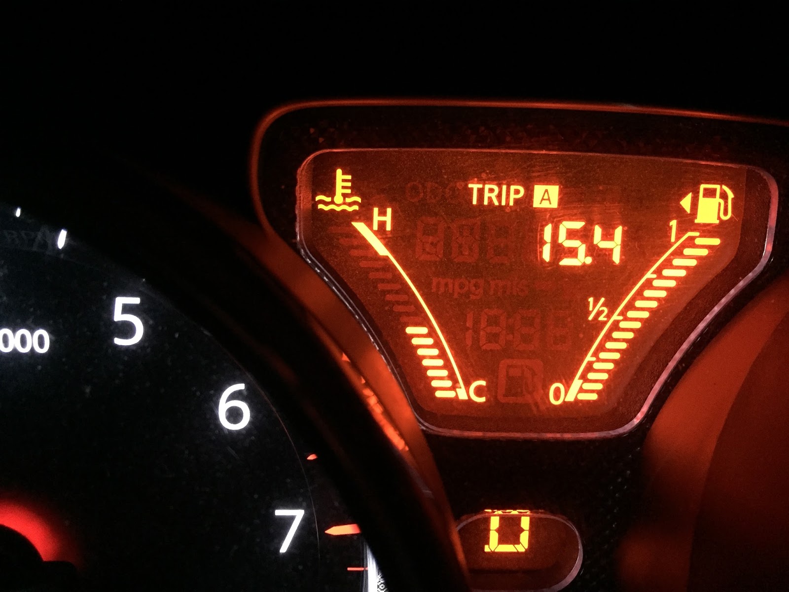 Mileage Report: 32.4 average miles per gallon in 2014 Nissan Versa SV