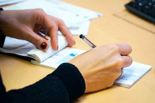 Tugas dan tanggung jawab administrasi keuangan Tugas dan tanggung jawab administrasi keuangan